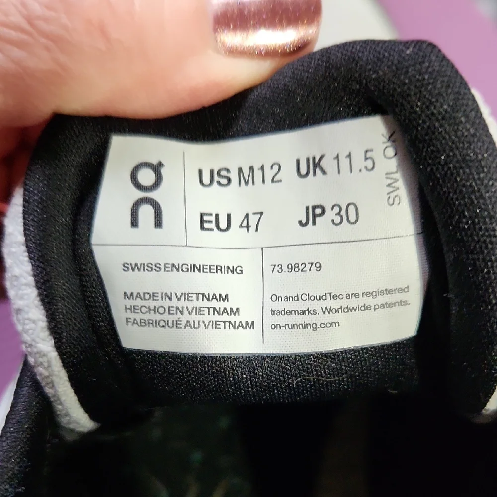 On Running Men's Shoes in White and Black - Picture 3 of 10